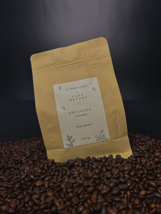 Decaffeinated coffee beans, pods or single doses